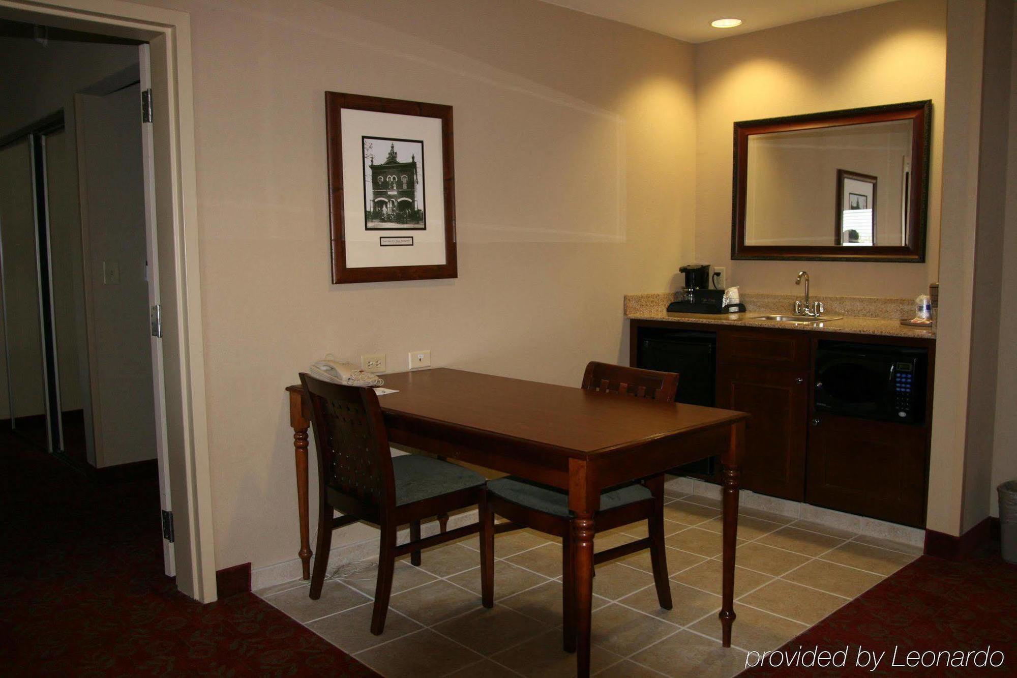 Hampton Inn & Suites Montgomery-Eastchase Номер фото